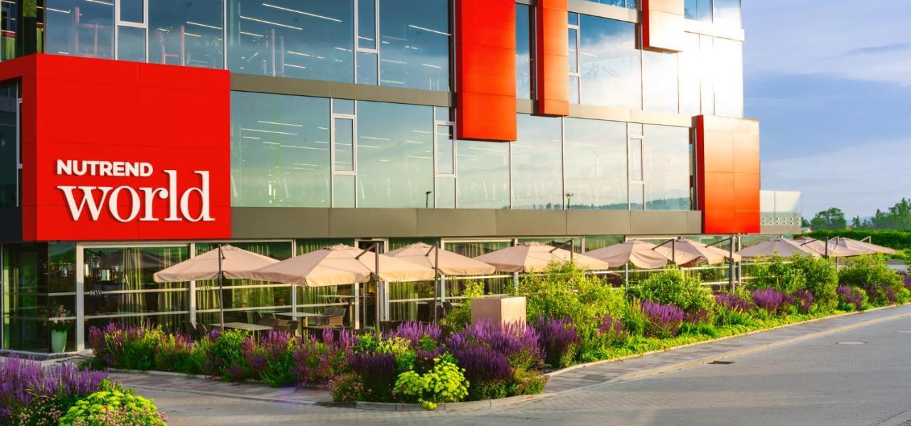 Nutrend World Hotel Olomouc Buitenkant foto