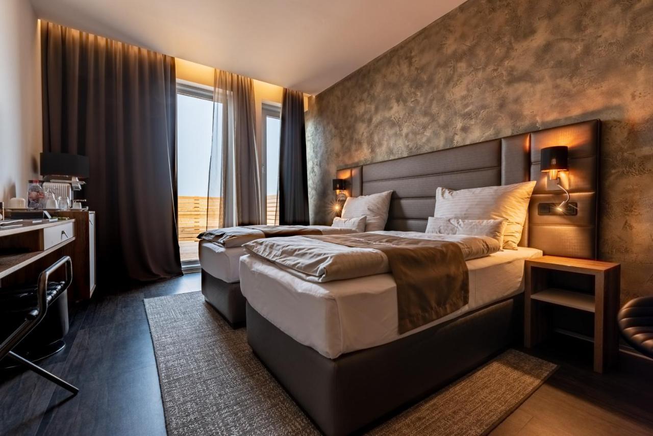 Nutrend World Hotel Olomouc Buitenkant foto