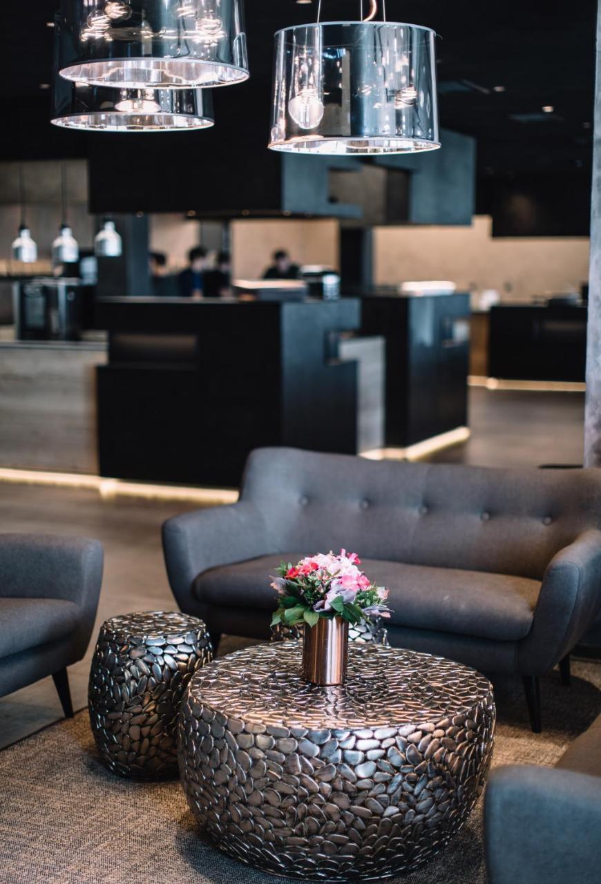 Nutrend World Hotel Olomouc Buitenkant foto