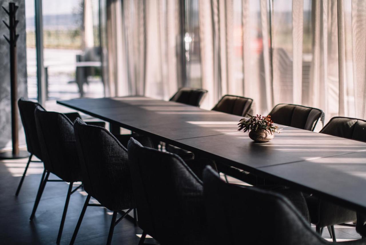 Nutrend World Hotel Olomouc Buitenkant foto