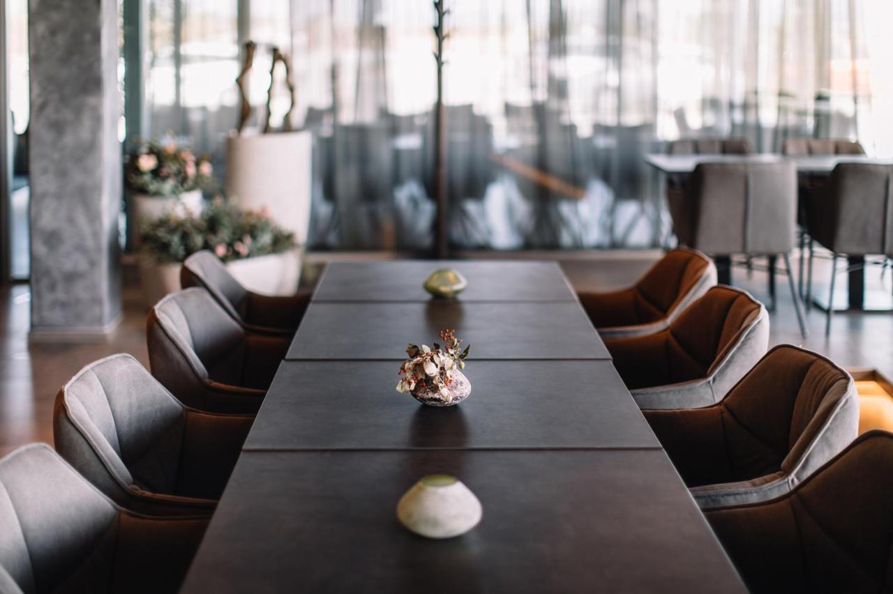 Nutrend World Hotel Olomouc Buitenkant foto