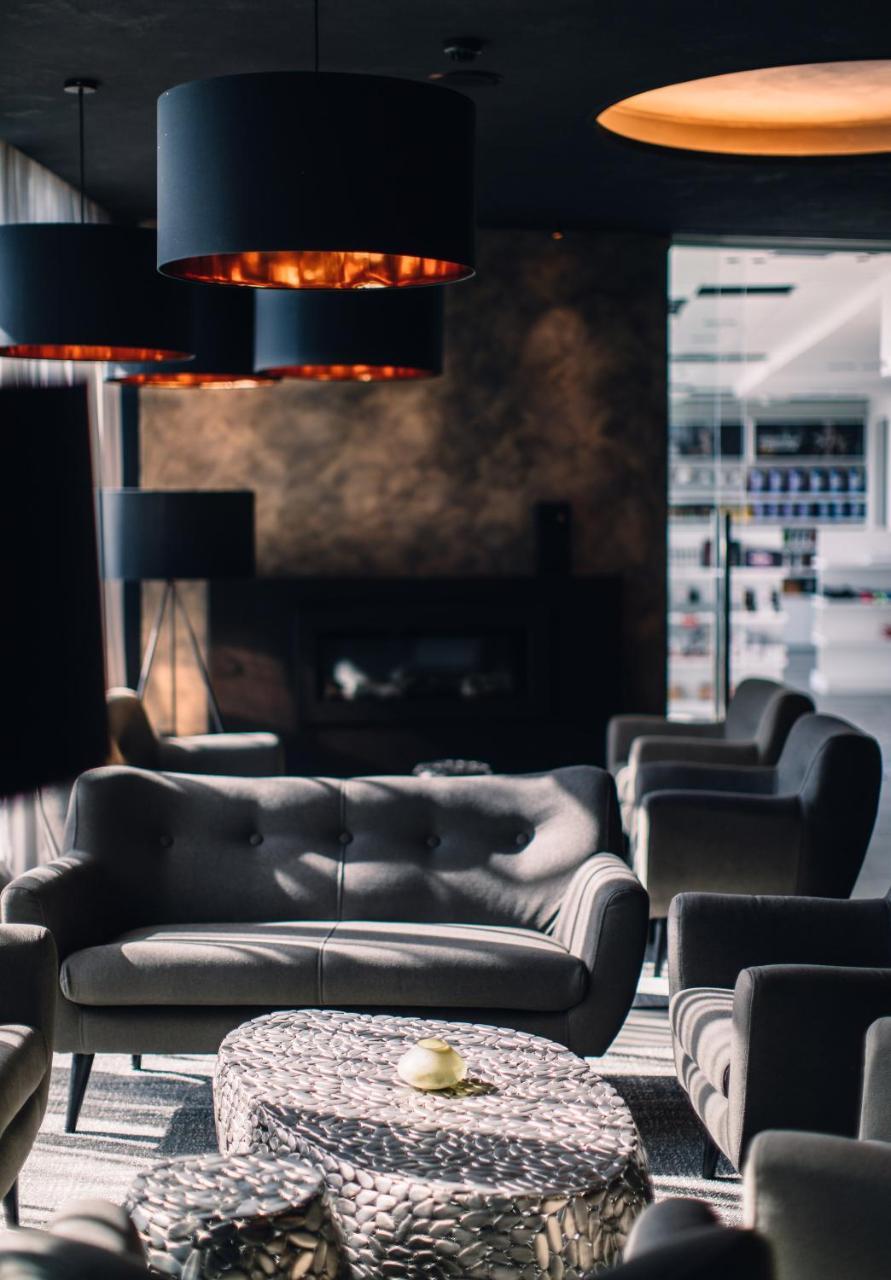 Nutrend World Hotel Olomouc Buitenkant foto