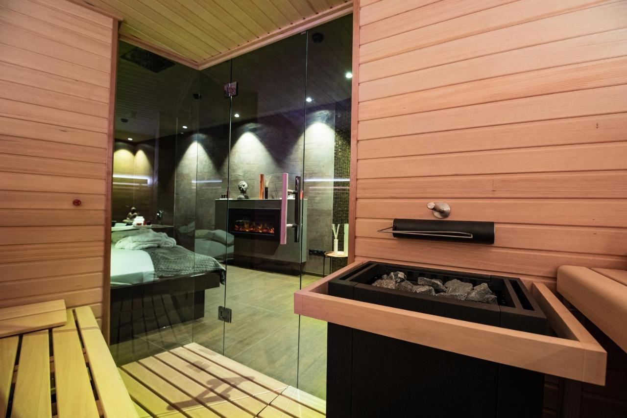 Nutrend World Hotel Olomouc Buitenkant foto